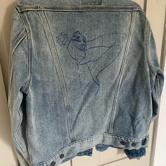 Hollister Light Medium Blue Denim Jacket Relaxed Fit Embroidered Customized Cute - Picture 9 of 10